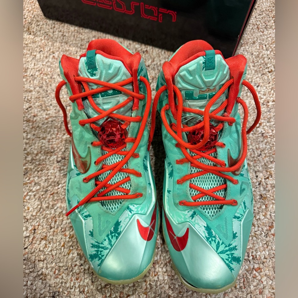 Nike LeBron 11 ‘Christmas’ - Picture 3 of 7